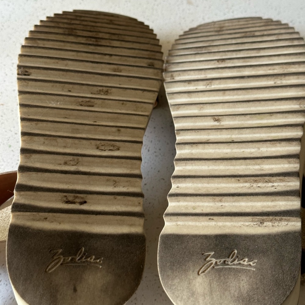 Sandals - Picture 4 of 4